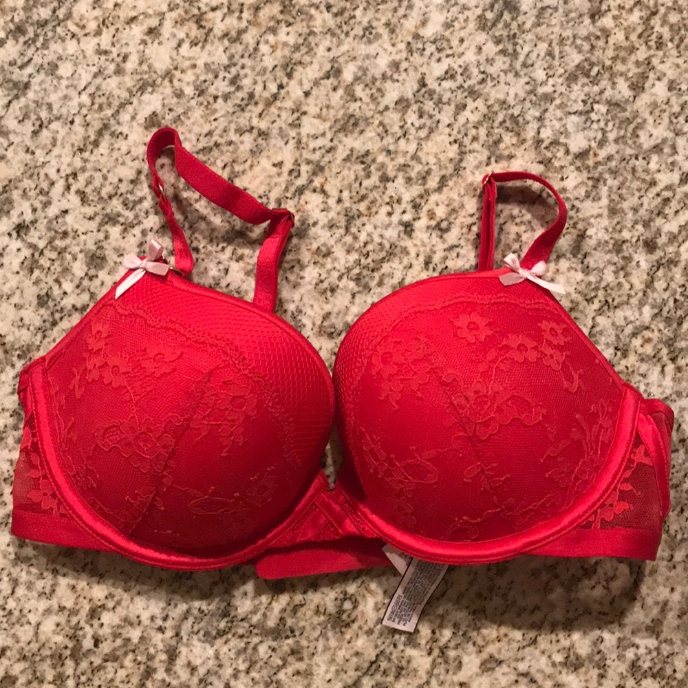 Victoria secret’s very sexy padded Demi bra 34C
